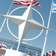 Очільники 9 країн Європи закликали всіх членів НАТО збільшити військову допомогу Україні