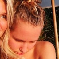 63-летняя модель Кристи Бринкли снялась в сетчатом купальнике вместе с дочками 63-летняя модель Кристи Бринкли снялась в сетчатом купальнике вместе с дочками