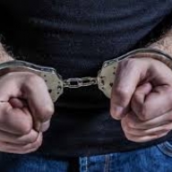 У Дрогобичі зловмисник протягом години декілька раз грабував товариша У Дрогобичі зловмисник протягом години декілька раз грабував товариша