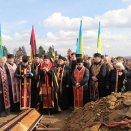 Новий Розділ прощався із загиблим героєм Ростиславом Труханським Новий Розділ прощався із загиблим героєм Ростиславом Труханським