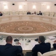 На переговорах в Минске Киев выдвинул новые требования к РФ На переговорах в Минске Киев выдвинул новые требования к РФ