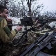 Ситуация на Донбассе остается напряженной: ранены бойцы Ситуация на Донбассе остается напряженной: ранены бойцы