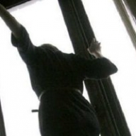 В Ровенской области женщина выбросилась с 9-этажа В Ровенской области женщина выбросилась с 9-этажа