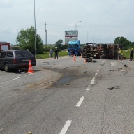На Львівській об'їзній в результаті зіткнення автівок загинула людина(ФОТО) На Львівській об'їзній в результаті зіткнення автівок загинула людина(ФОТО)