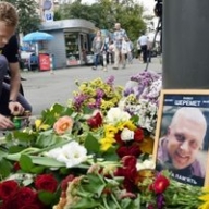 На месте гибели Шеремета в Киеве собираются люди На месте гибели Шеремета в Киеве собираются люди