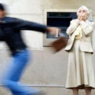 У Львові чоловік пограбував на вулиці літню жінку У Львові чоловік пограбував на вулиці літню жінку