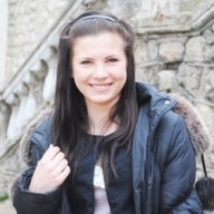 В Крыму две недели ищут девушку, уехавшую к морю на такси В Крыму две недели ищут девушку, уехавшую к морю на такси