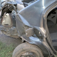 В Донецкой области авто влетело в остановку: погибла женщина В Донецкой области авто влетело в остановку: погибла женщина