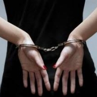 У Львові 19-річна дівчина утримувала салон для надання інтимних послуг У Львові 19-річна дівчина утримувала салон для надання інтимних послуг