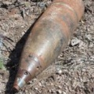 В Ильичёвском районе Мариуполя нашли артснаряд времён ВОВ В Ильичёвском районе Мариуполя нашли артснаряд времён ВОВ