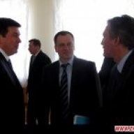 Зубко, Дебой и Кравцов в кулуарах обсуждали предстоящую сессию Житомирского горсовета Зубко, Дебой и Кравцов в кулуарах обсуждали предстоящую сессию Житомирского горсовета