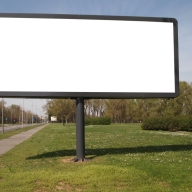 В Симферополе убрали с кладбища 4 билборда В Симферополе убрали с кладбища 4 билборда