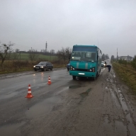 У Золочеві внаслідок наїзду маршрутки загинув місцевий мешканець(ФОТО) У Золочеві внаслідок наїзду маршрутки загинув місцевий мешканець(ФОТО)