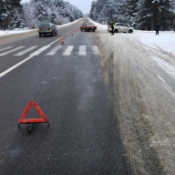 Поблизу Новояворівська зіткнулися дві автівки(ФОТО) Поблизу Новояворівська зіткнулися дві автівки(ФОТО)