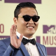 Gangnam Style �������� ����� ������ ���������� �� YouTube