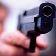 Львів'янин у маршрутці погрожував пасажиру предметом, схожим на пістолет Львів'янин у маршрутці погрожував пасажиру предметом, схожим на пістолет