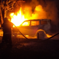 У Львові протягом доби горіло дві автівки У Львові протягом доби горіло дві автівки