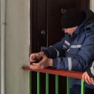 У Львові рятувальники відчинили двері до помешкання, у якому загинув власник У Львові рятувальники відчинили двері до помешкання, у якому загинув власник