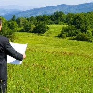 У Львівській області спіймали посадовців, які незаконно роздавали приватним особам державні землі У Львівській області спіймали посадовців, які незаконно роздавали приватним особам державні землі