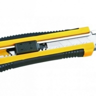 На Яворівщині працівниця підприємства травмувала собі шию канцелярським ножем На Яворівщині працівниця підприємства травмувала собі шию канцелярським ножем