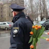 Одесские патрульные поздравили женщин-водителей Одесские патрульные поздравили женщин-водителей