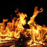 На Вінниччині 87-річна жінка спалювала сміття і впала у багаття На Вінниччині 87-річна жінка спалювала сміття і впала у багаття