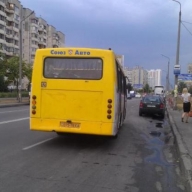 У Львові водій маршрутки збив дівчину У Львові водій маршрутки збив дівчину