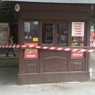 У Львові внаслідок вибуху в закладі громадського харчування дівчина отримала травми(ФОТО) У Львові внаслідок вибуху в закладі громадського харчування дівчина отримала травми(ФОТО)