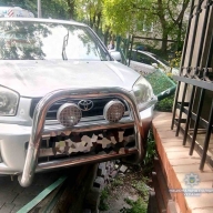 У Львові через ймовірний інсульт жінка не впоралася з керуванням авто(ФОТО) У Львові через ймовірний інсульт жінка не впоралася з керуванням авто(ФОТО)