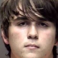 17-летний стрелок, убивший 10 человек в школе в США, вел дневник с планами нападения 17-летний стрелок, убивший 10 человек в школе в США, вел дневник с планами нападения