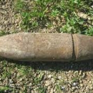 На Львівському подвір`ї знайшли артснаряд часів ІІ Світової війни На Львівському подвір`ї знайшли артснаряд часів ІІ Світової війни