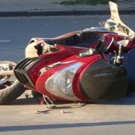 У Пустомитівському районі водій та пасажирка скутера травмувались внаслідок зіткнення з авто У Пустомитівському районі водій та пасажирка скутера травмувались внаслідок зіткнення з авто