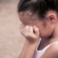 В Харькове мужчина напал на 13-летнюю девочку и ранил ее В Харькове мужчина напал на 13-летнюю девочку и ранил ее