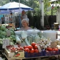 В Киеве процветает незаконная уличная торговля В Киеве процветает незаконная уличная торговля