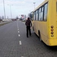 В Запорожье водитель маршрутки устроил массовую высадку школьников В Запорожье водитель маршрутки устроил массовую высадку школьников