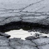 В центре Запорожья мужчина провалился в трехметровую яму В центре Запорожья мужчина провалился в трехметровую яму