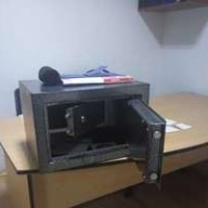 СМИ: в Харькове из квартиры чиновника ГПУ воры унесли сейф с оружием СМИ: в Харькове из квартиры чиновника ГПУ воры унесли сейф с оружием