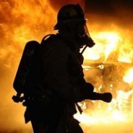 В Харьковской области в многоэтажке вспыхнул пожар: из огня спасли троих пенсионерок В Харьковской области в многоэтажке вспыхнул пожар: из огня спасли троих пенсионерок