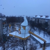 В Харькове с крыши сняли сосульку, весом в 100 кг В Харькове с крыши сняли сосульку, весом в 100 кг