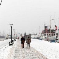Сильные снегопады оставили без света и тепла тысячи домов в Швеции Сильные снегопады оставили без света и тепла тысячи домов в Швеции