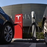 Mercedes и Tesla заявили о совместном проекте Mercedes и Tesla заявили о совместном проекте