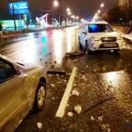 В Харькове пьяный водитель устроил два ДТП и сбежал В Харькове пьяный водитель устроил два ДТП и сбежал