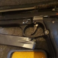 В Запорожье задержали мужчину с оружием и партией наркотиков В Запорожье задержали мужчину с оружием и партией наркотиков