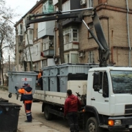 В Запорожье начали устанавливать В Запорожье начали устанавливать