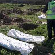 В Сирии обнаружили захоронение тысяч жертв террористов ИГИЛ В Сирии обнаружили захоронение тысяч жертв террористов ИГИЛ