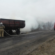На трассе в Запорожской области на ходу загорелся прицеп На трассе в Запорожской области на ходу загорелся прицеп