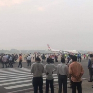 В Бангладеш захватили Boeing со 140 пассажирами на борту В Бангладеш захватили Boeing со 140 пассажирами на борту