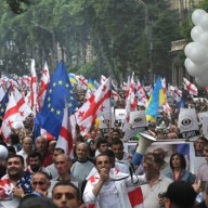 В Тбилиси снова протестуют В Тбилиси снова протестуют