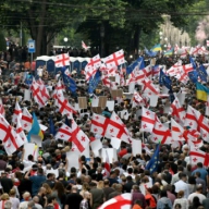 В Тбилиси протестующие пообещали разойтись по домам только после отставки главы МВД В Тбилиси протестующие пообещали разойтись по домам только после отставки главы МВД