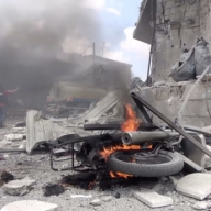 Россия продолжает бомбить Сирию: снова гибнут десятки мирных людей Россия продолжает бомбить Сирию: снова гибнут десятки мирных людей